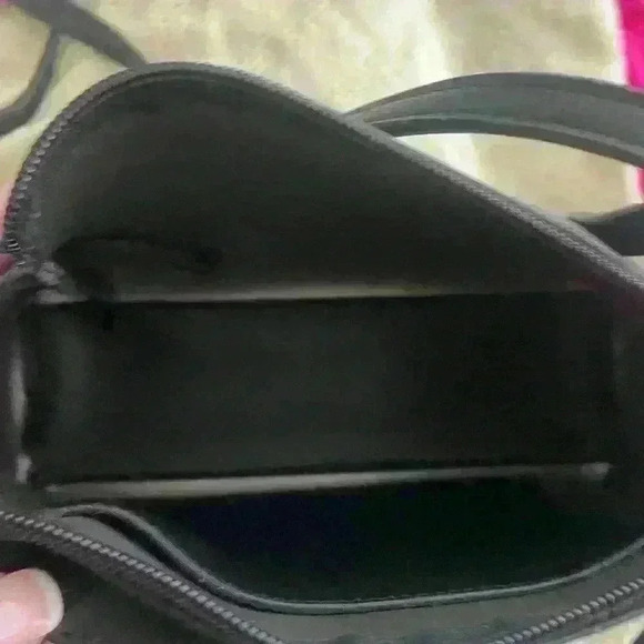 Kenneth Cole Reaction Crossbody NWT - Picture 5 of 5